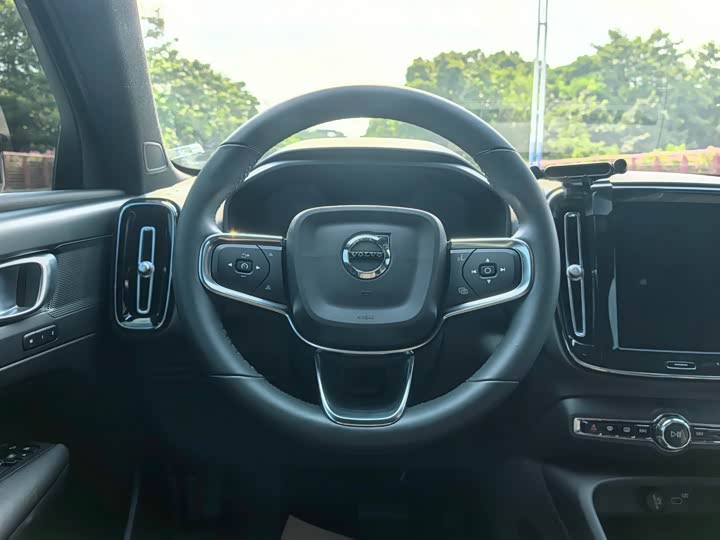 Volvo C40, 2024 — фото 9 из 9
