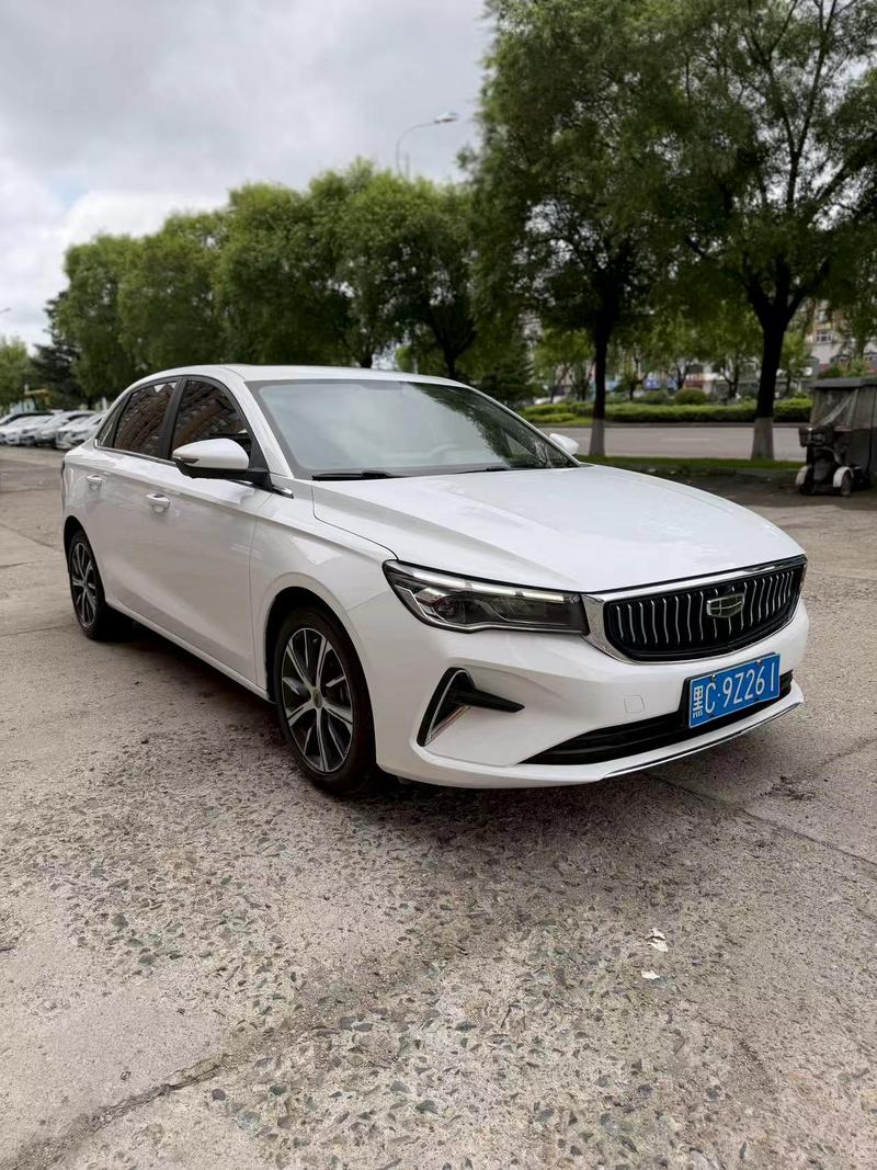 Geely Emgrand, 2021 — фото 3 из 12