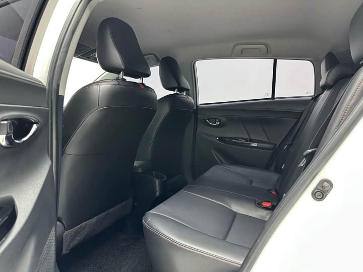 Toyota Yaris L Hatchback, 2022 — фото 8 из 9