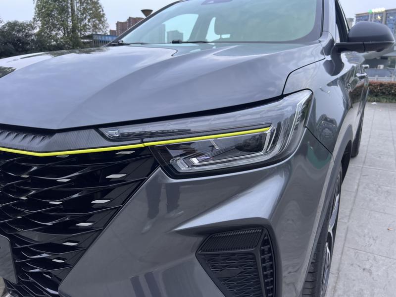 Roewe RX5, 2022 — фото 8 из 12