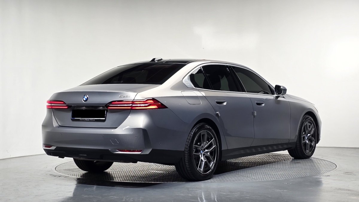 BMW 5 Series, 2025 — фото 2 из 12
