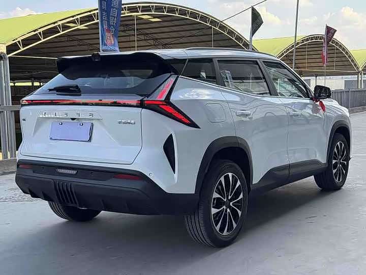 Geely Atlas, 2026 — фото 6 из 9
