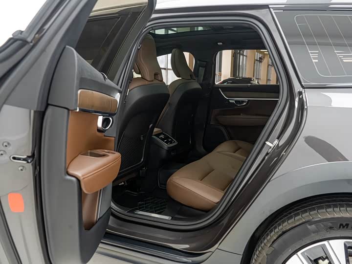Volvo V90, 2025 — фото 7 из 9