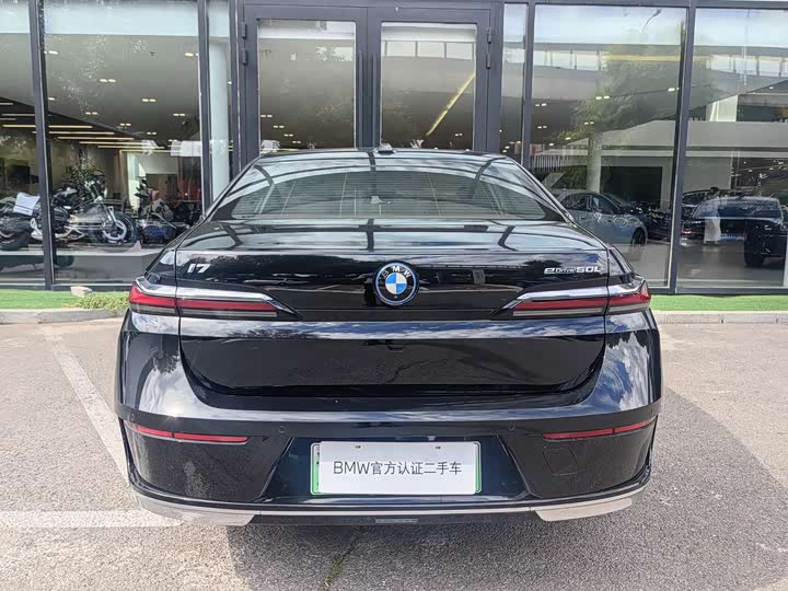 BMW i7, 2025 — фото 6 из 9