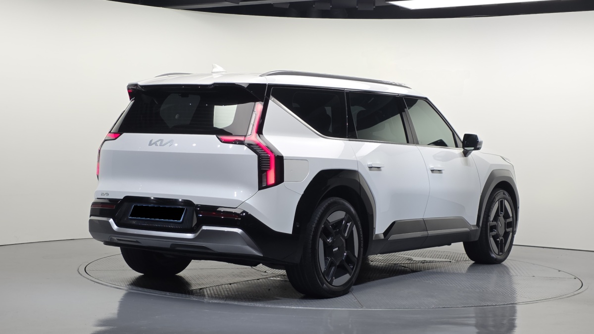 Kia EV9, 2023 — фото 2 из 12