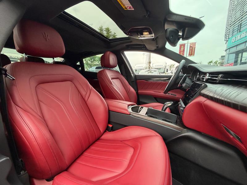 Maserati Quattroporte, 2021 — фото 10 из 12