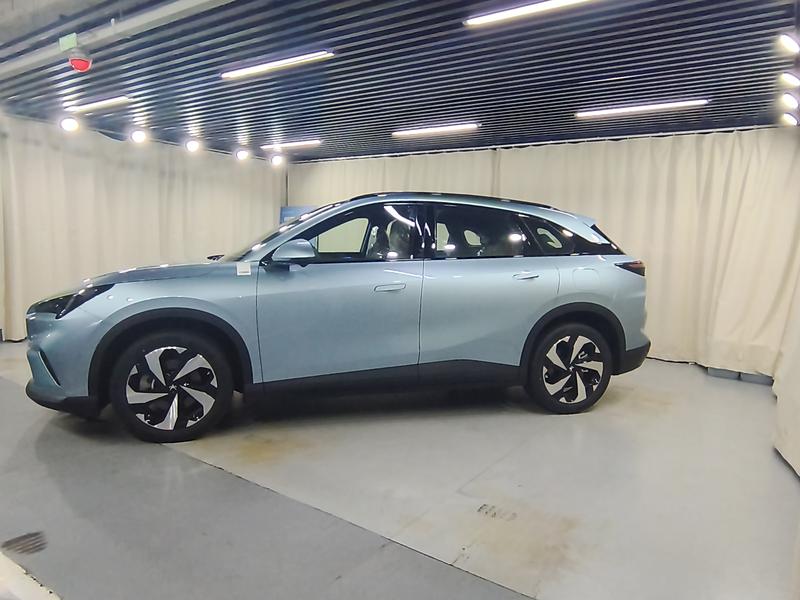BAIC Arcfox Alpha T5, 2026 — фото 4 из 12