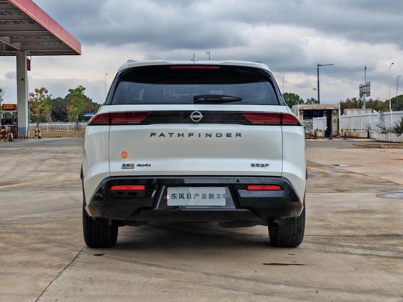 Nissan Pathfinder, 2023 — фото 5 из 12