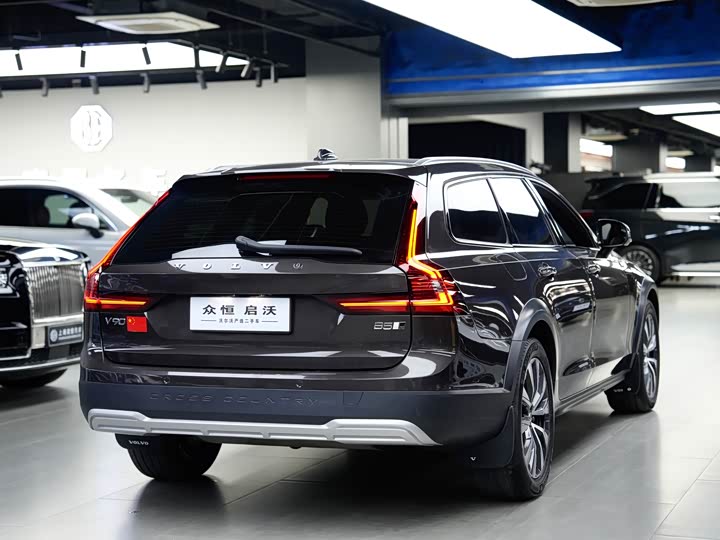 Volvo V90, 2023 — фото 4 из 9
