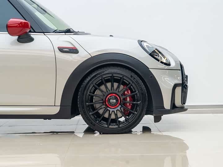 Mini Mini JCW, 2022 — фото 4 из 9