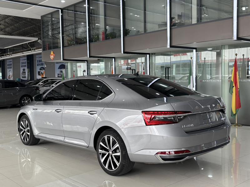 Skoda Superb, 2023 — фото 3 из 12