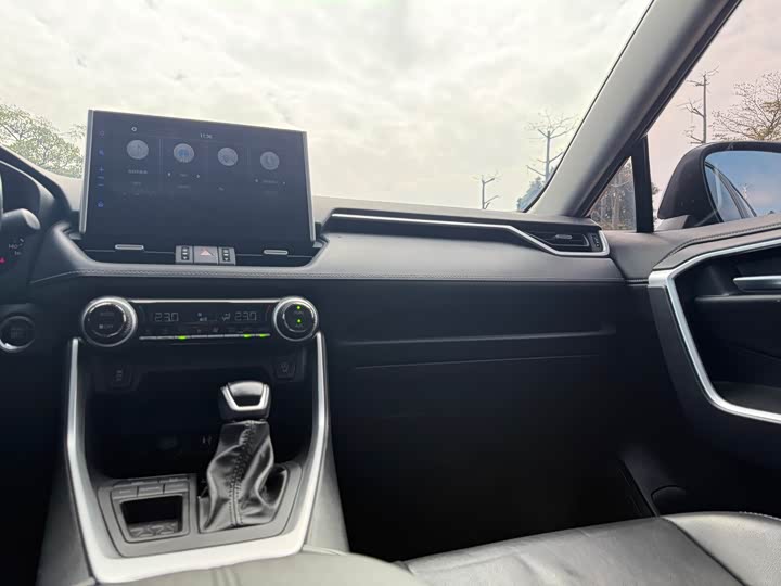 Toyota Wildlander, 2022 — фото 8 из 9