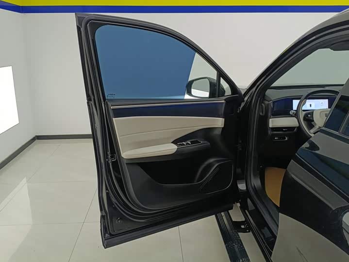 Geely Galaxy L7, 2023 — фото 7 из 9