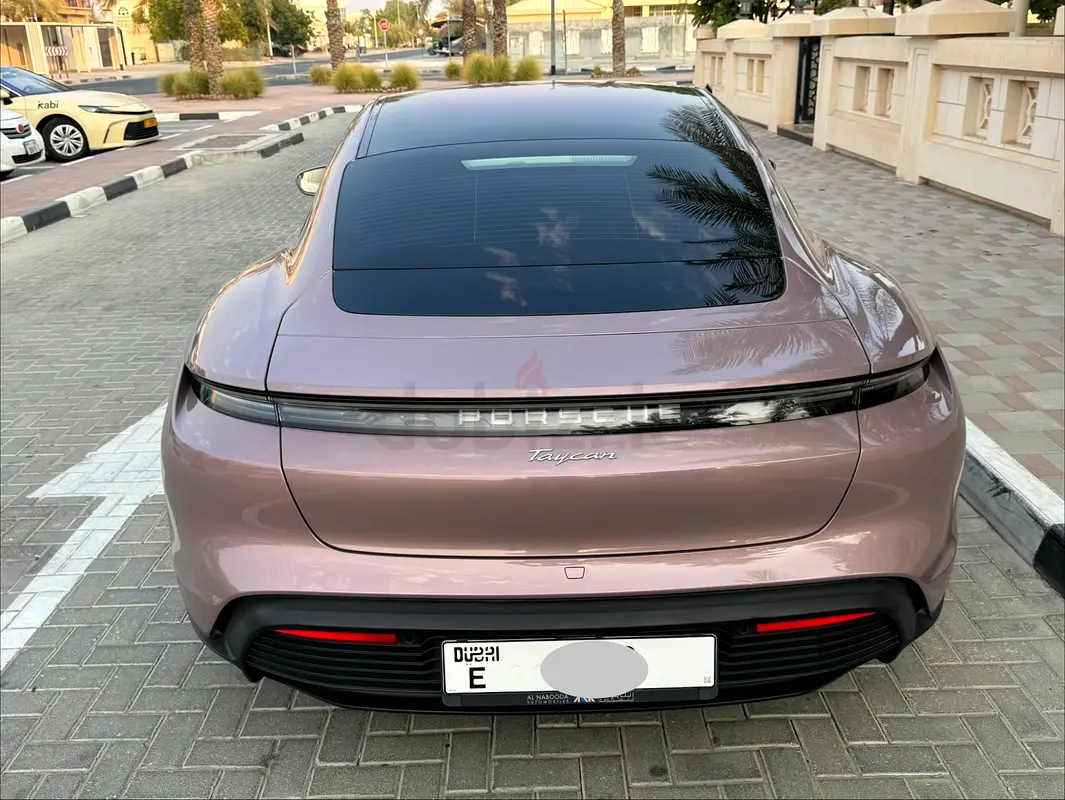 Porsche Taycan, 2025 — фото 7 из 10