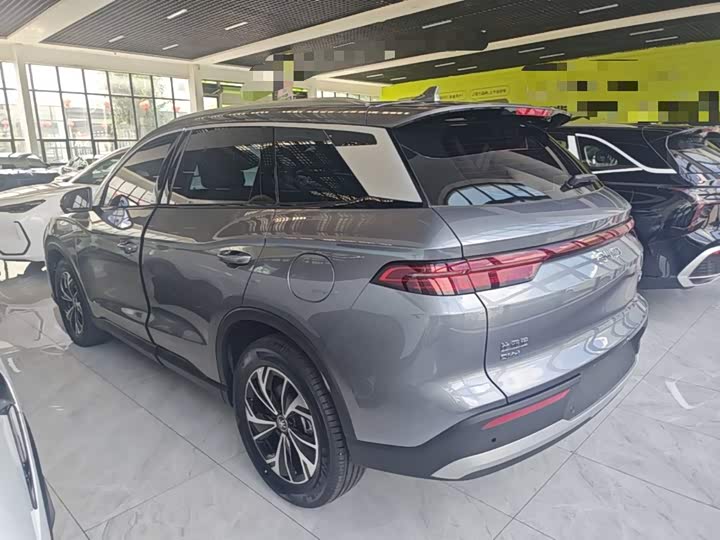 BYD Song Pro Hybrid, 2025 — фото 5 из 9