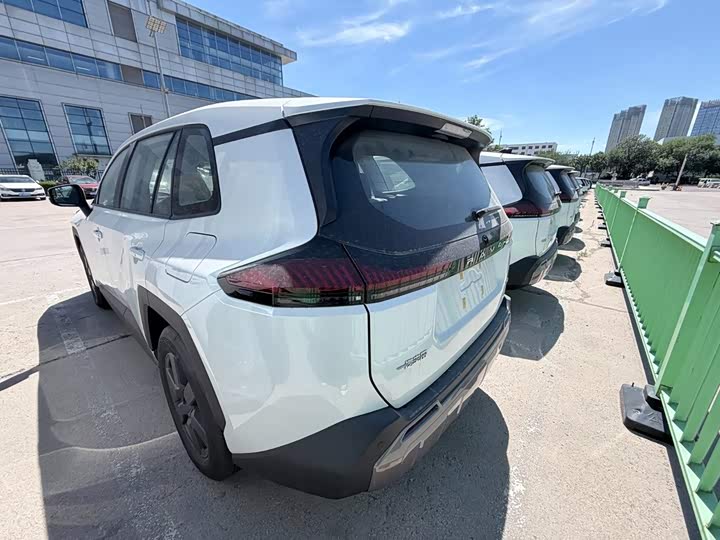 Toyota RAV4, 2025 — фото 5 из 7