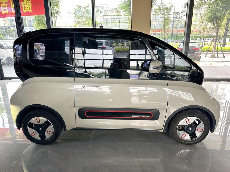 Baojun KiWi EV, 2022 — фото 6 из 8
