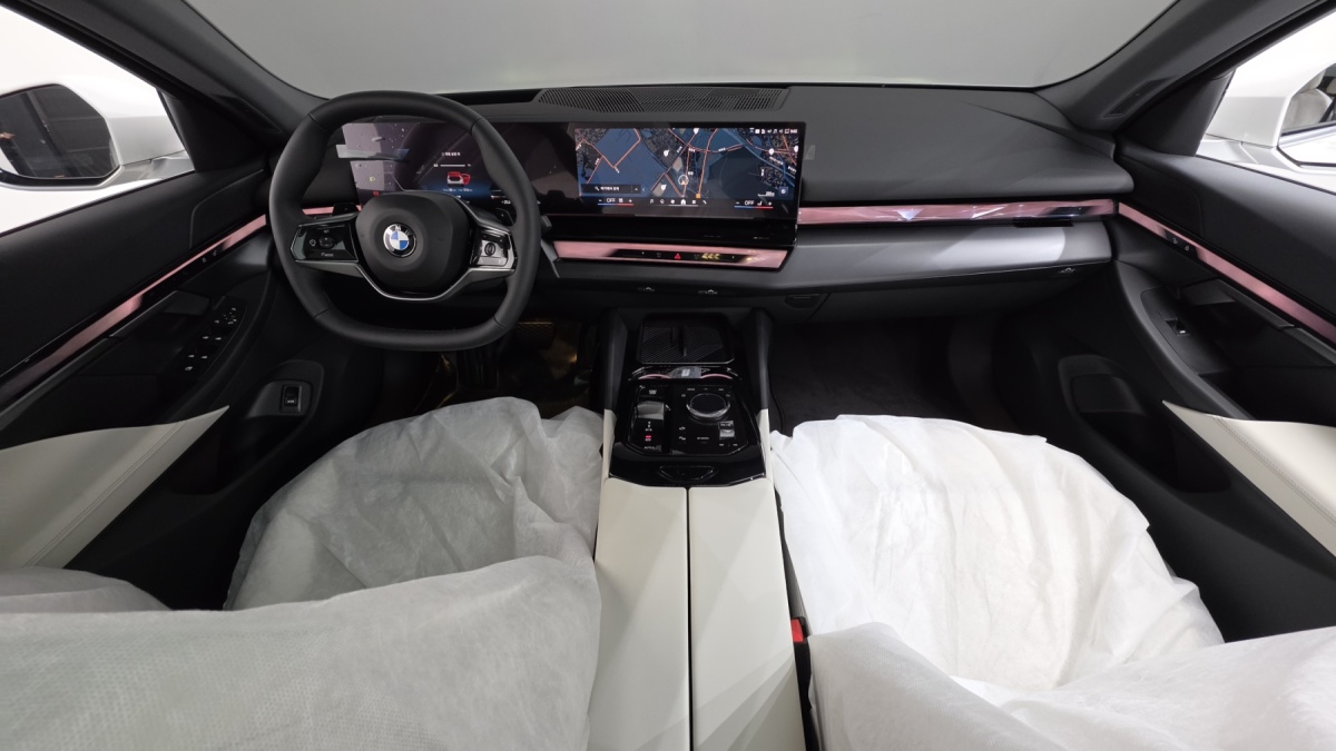 BMW 5 Series, 2025 — фото 6 из 12