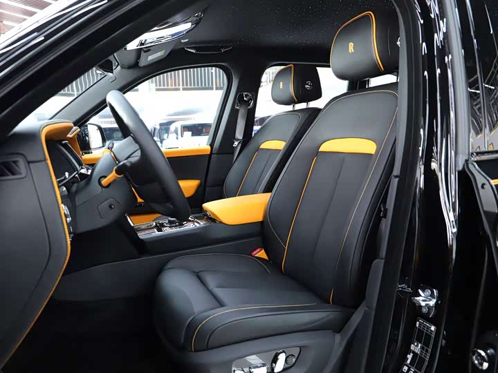 Rolls-Royce Cullinan, 2022 — фото 6 из 9