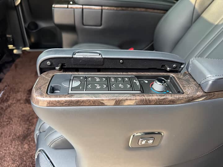 Toyota Alphard, 2022 — фото 9 из 9