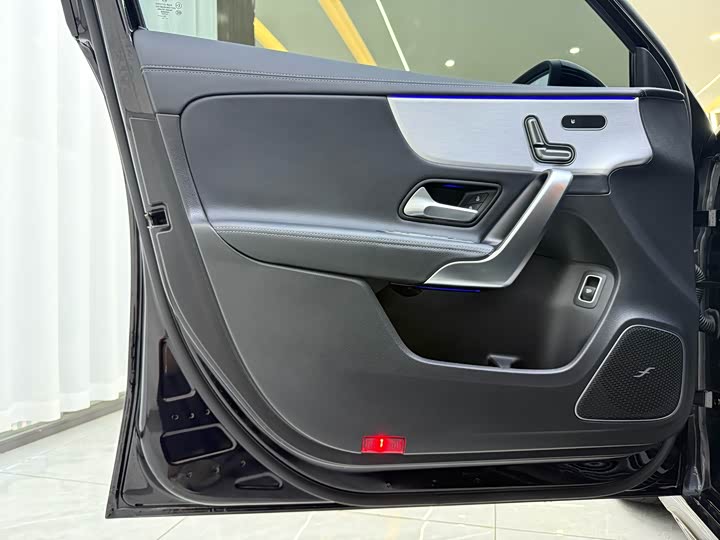 Mercedes-Benz A-Class AMG, 2025 — фото 3 из 9