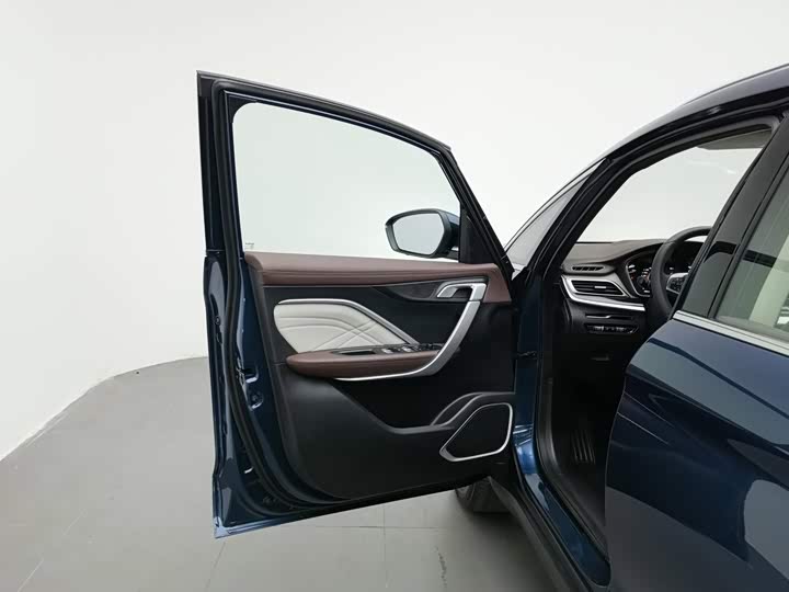 Geely Jiaji Hybrid, 2021 — фото 8 из 9