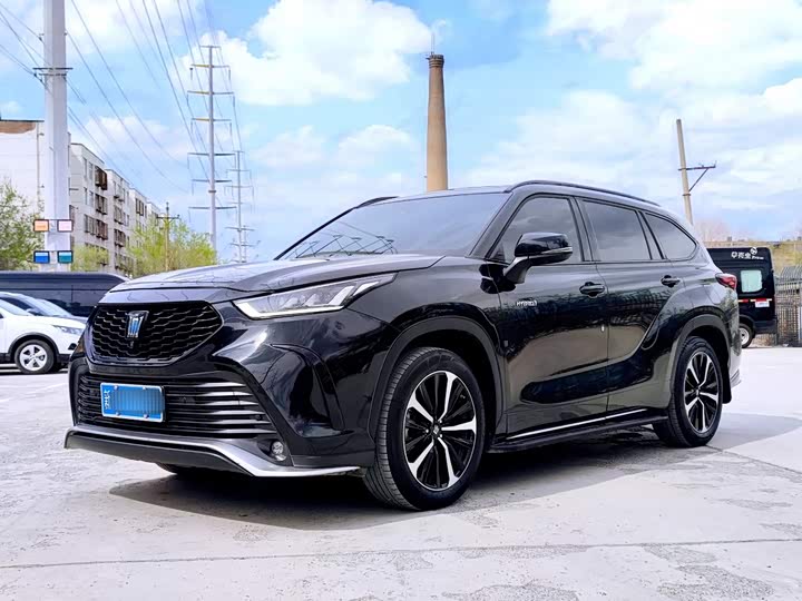 Toyota Crown Kluger, 2023 — купить в Самаре под ключ