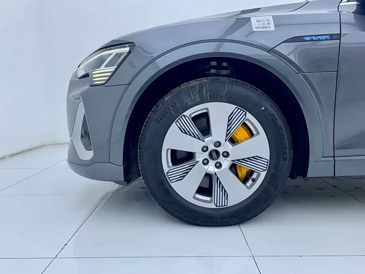 Audi e-tron, 2025 — фото 7 из 9