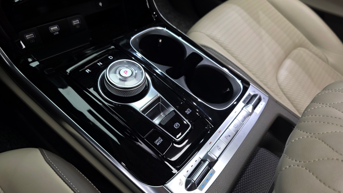 Kia Carnival, 2023 — фото 8 из 12