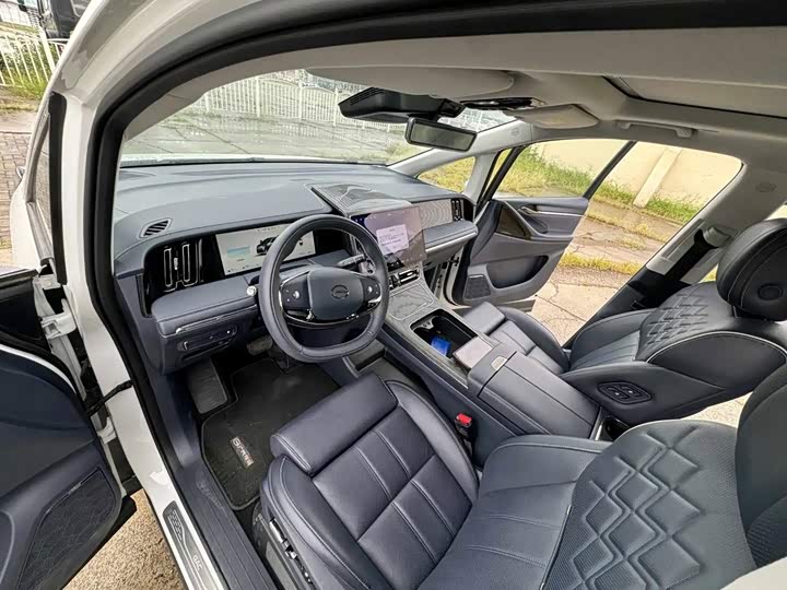 GAC Trumpchi M8 Hybrid, 2025 — фото 6 из 9