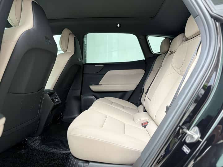 Volvo XC70 Hybrid, 2025 — фото 6 из 9