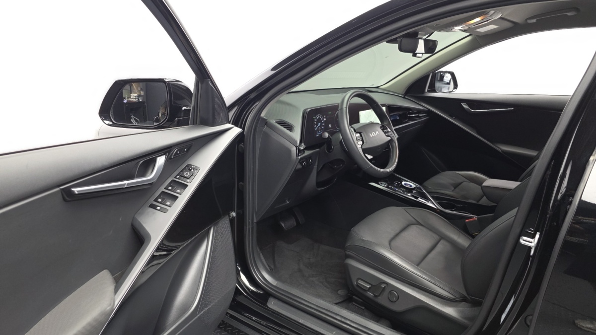 Kia Niro, 2023 — фото 9 из 12