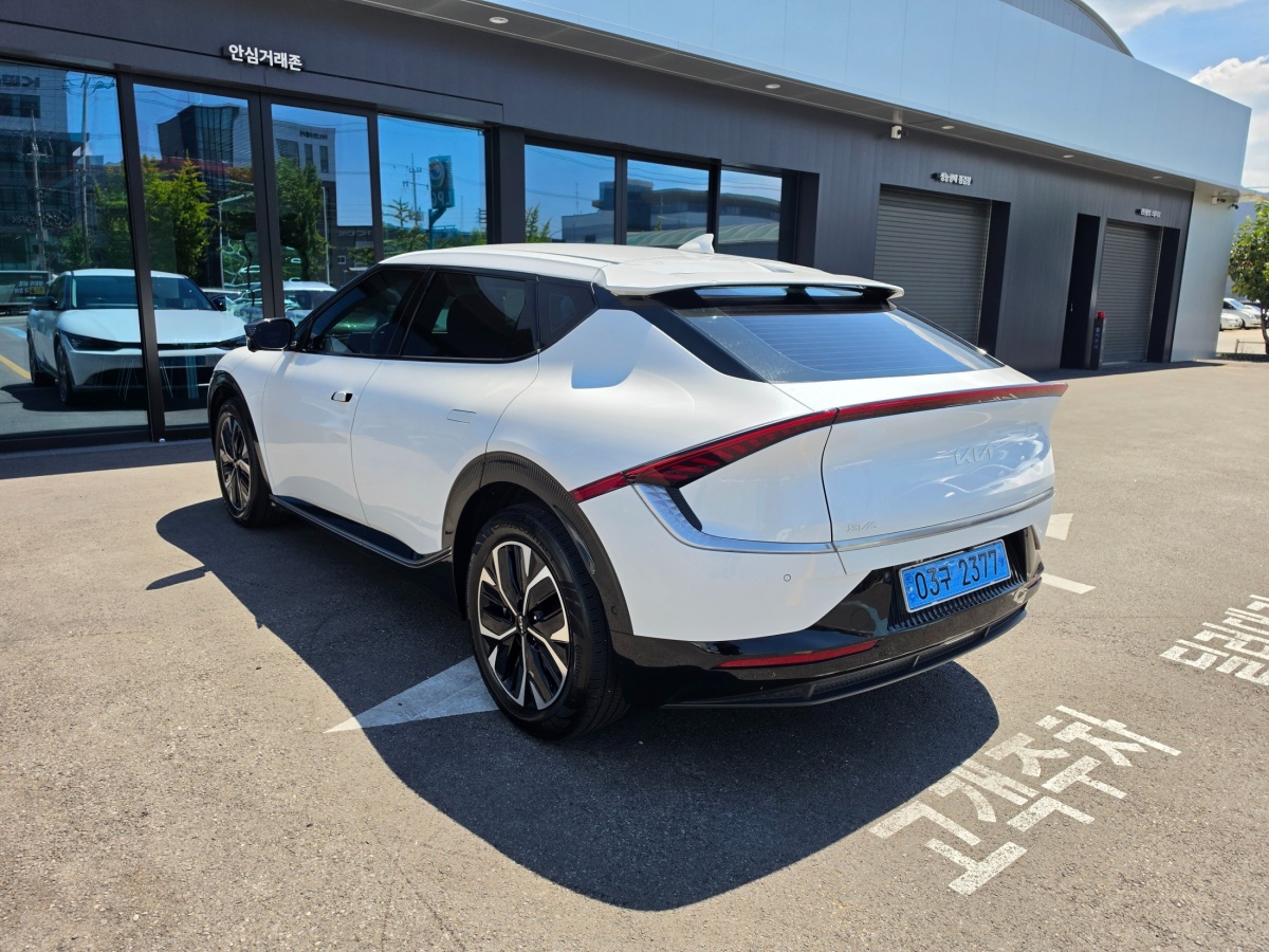 Kia EV6, 2022 — фото 4 из 12