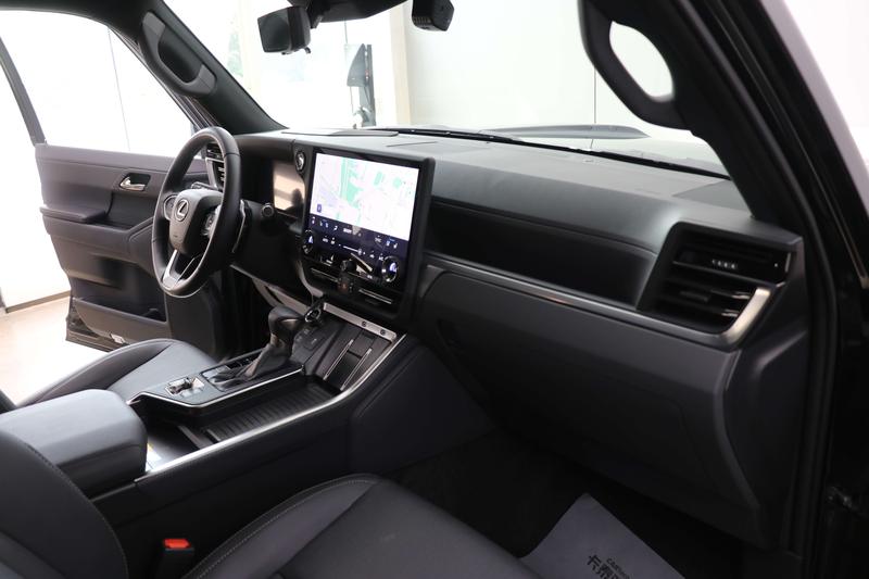 Lexus GX, 2025 — фото 10 из 12