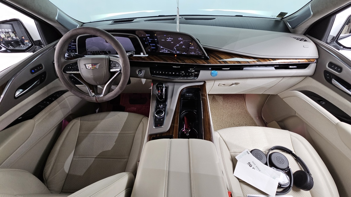 Cadillac Escalade, 2023 — фото 6 из 12