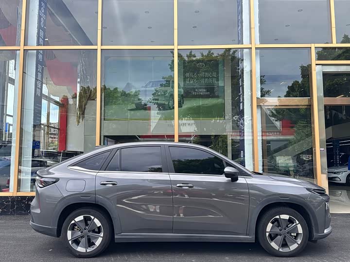 Geely Atlas REV, 2026 — фото 6 из 9