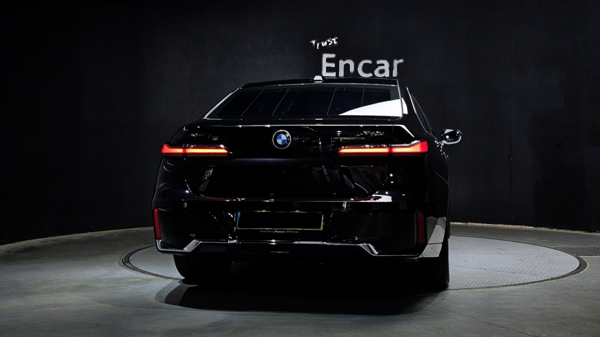 BMW 7 Series, 2025 — фото 4 из 12
