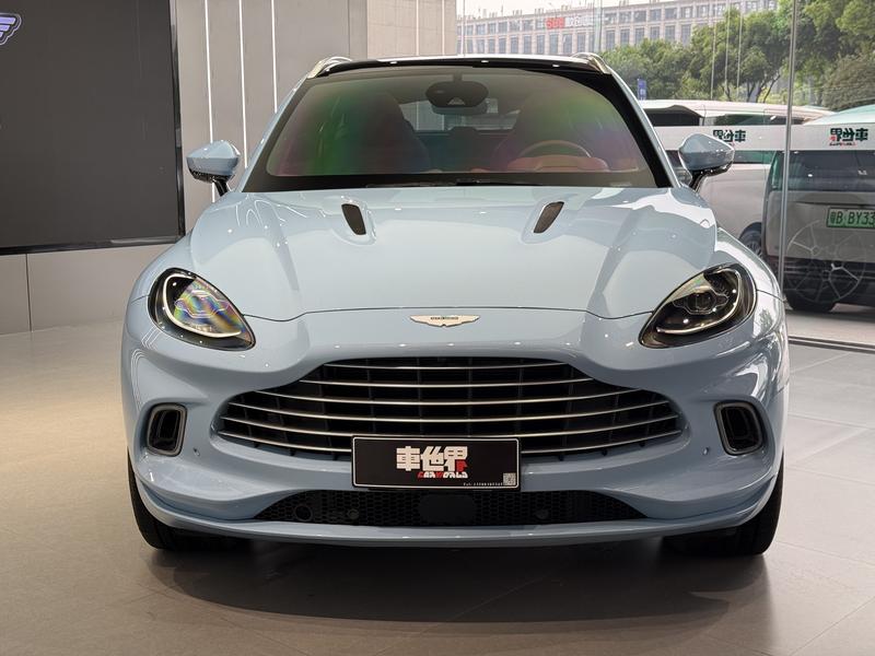 Aston Martin DBX, 2023 — фото 2 из 8