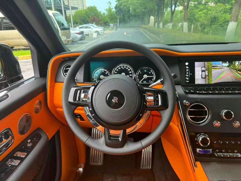 Rolls-Royce Cullinan, 2023 — фото 5 из 7