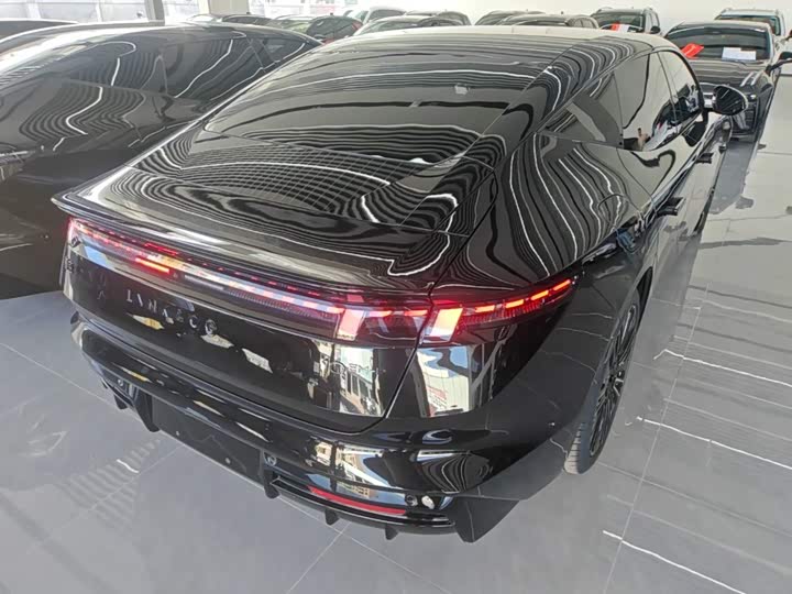 Lynk & Co 30 EM-P Hybrid, 2025 — фото 7 из 9
