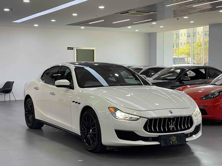 Maserati Ghibli, 2021 — фото 3 из 9