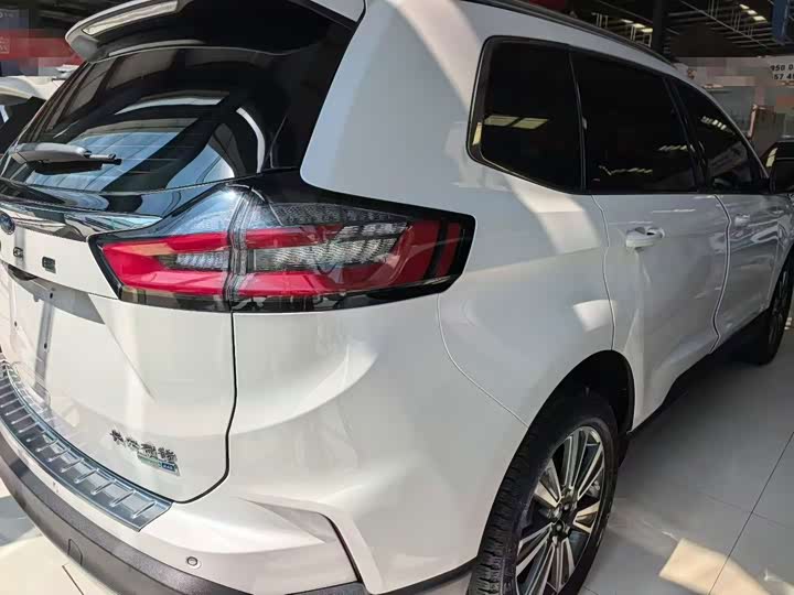 Ford Edge, 2022 — фото 5 из 9