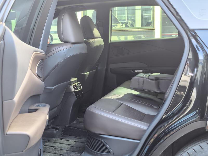 Lexus RX, 2024 — фото 10 из 12
