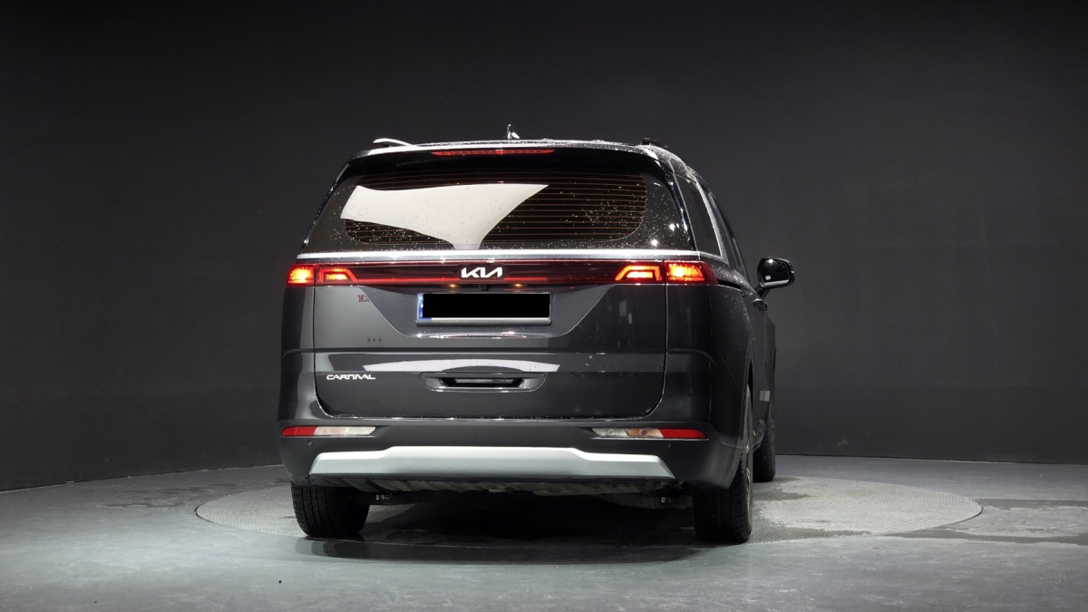 Kia Carnival, 2023 — фото 4 из 12