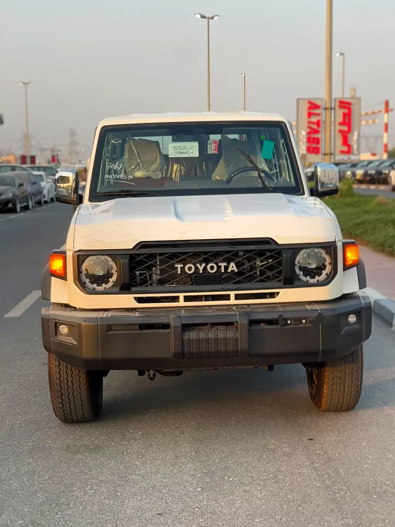 Toyota Land Cruiser 70 Series, 2026 — фото 2 из 10