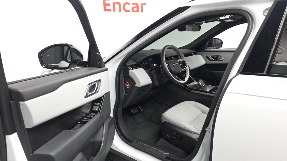 Land Rover Range Rover Velar, 2025 — фото 10 из 12