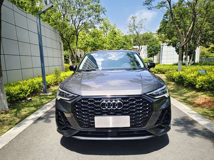Audi Q3 Sportback, 2022 — фото 2 из 9