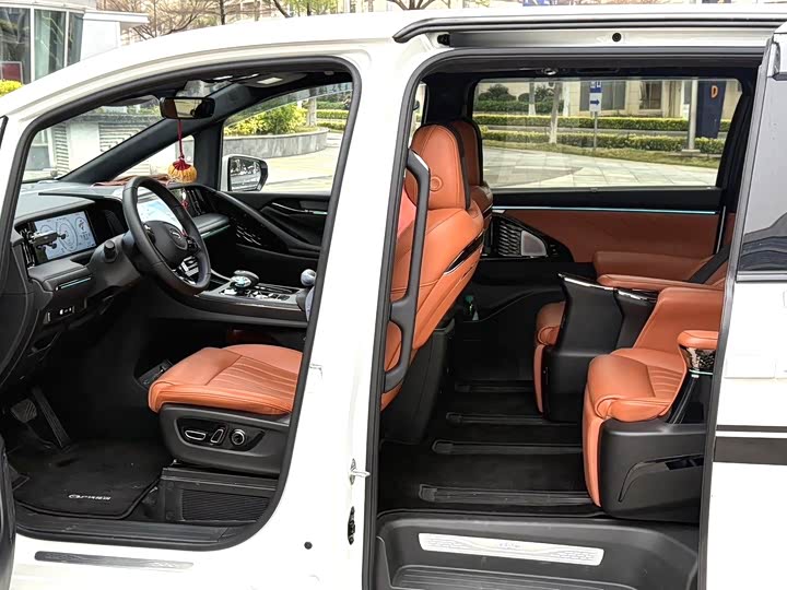 GAC Trumpchi E9, 2024 — фото 8 из 9