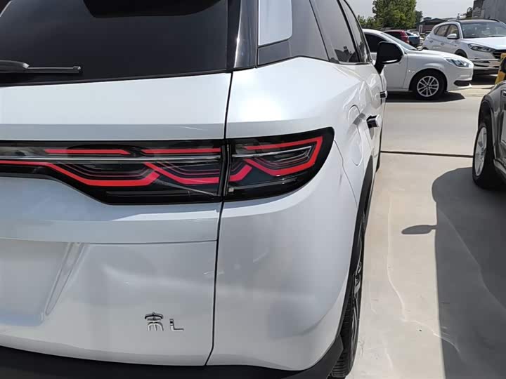 BYD Song L DM-i Hybrid, 2024 — фото 8 из 9