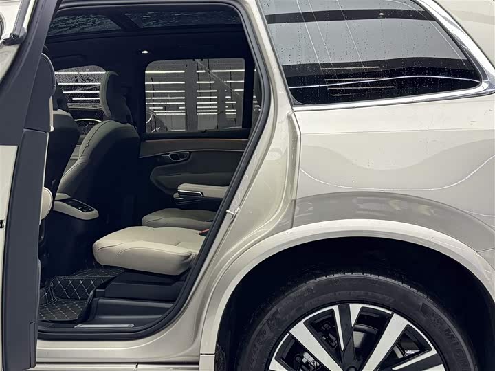 Volvo XC90, 2025 — фото 7 из 9